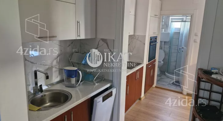 5-etažna kuća | 4zida