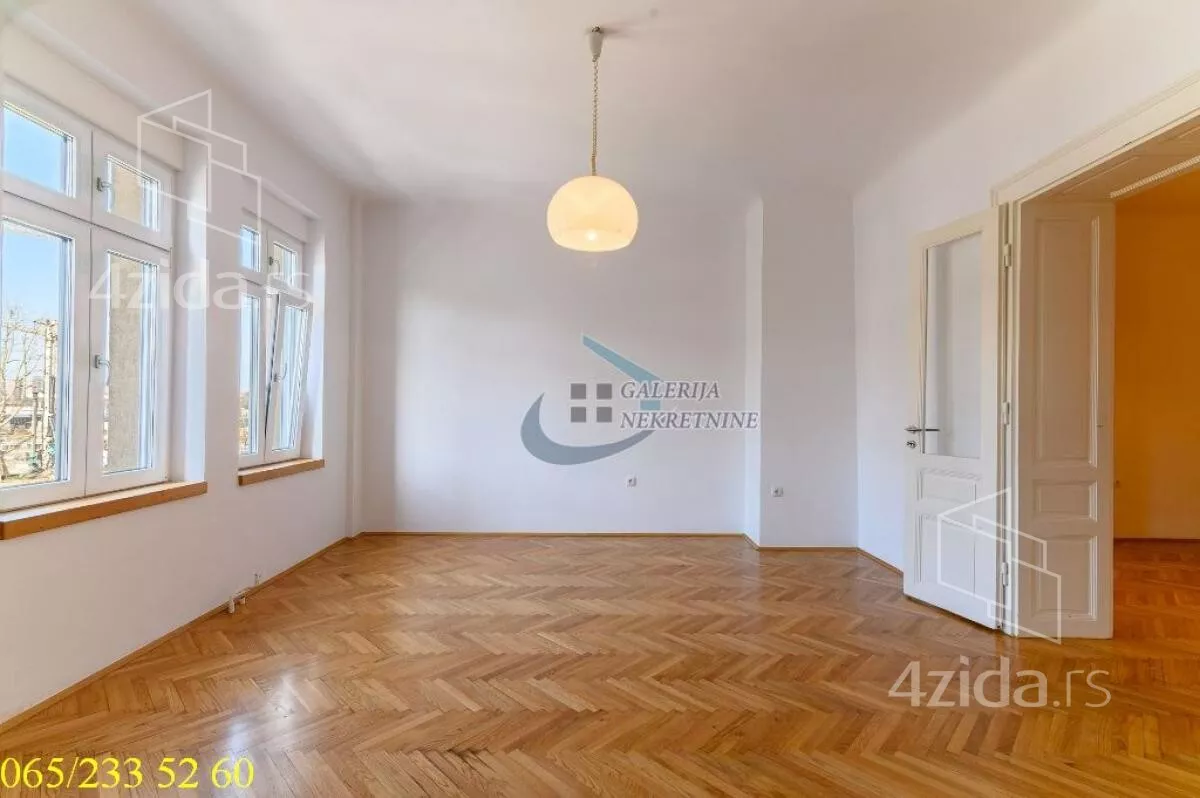 Četvoroiposoban stan | 4zida