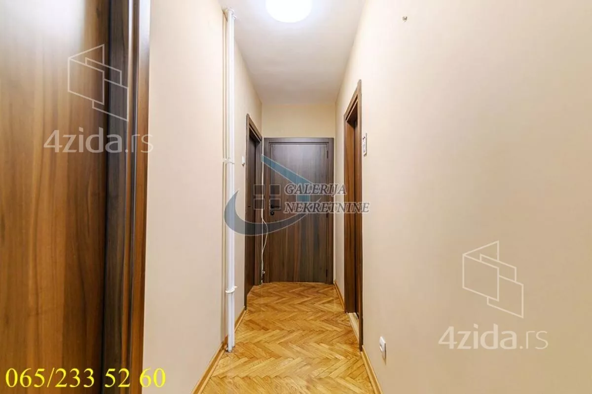 Četvoroiposoban stan | 4zida