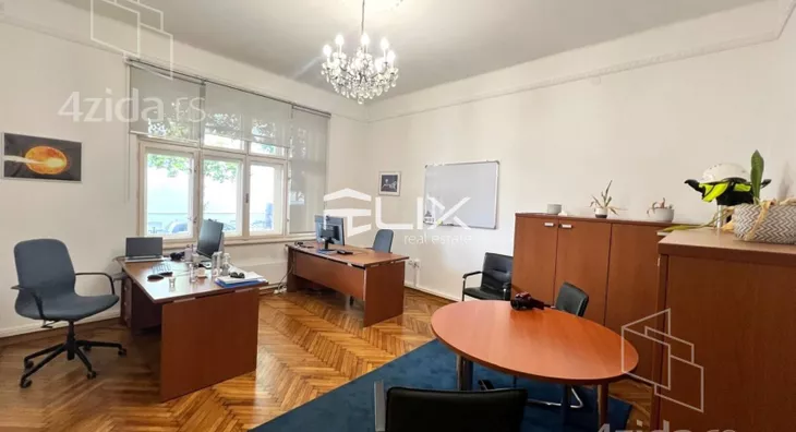 Šestosoban stan | 4zida