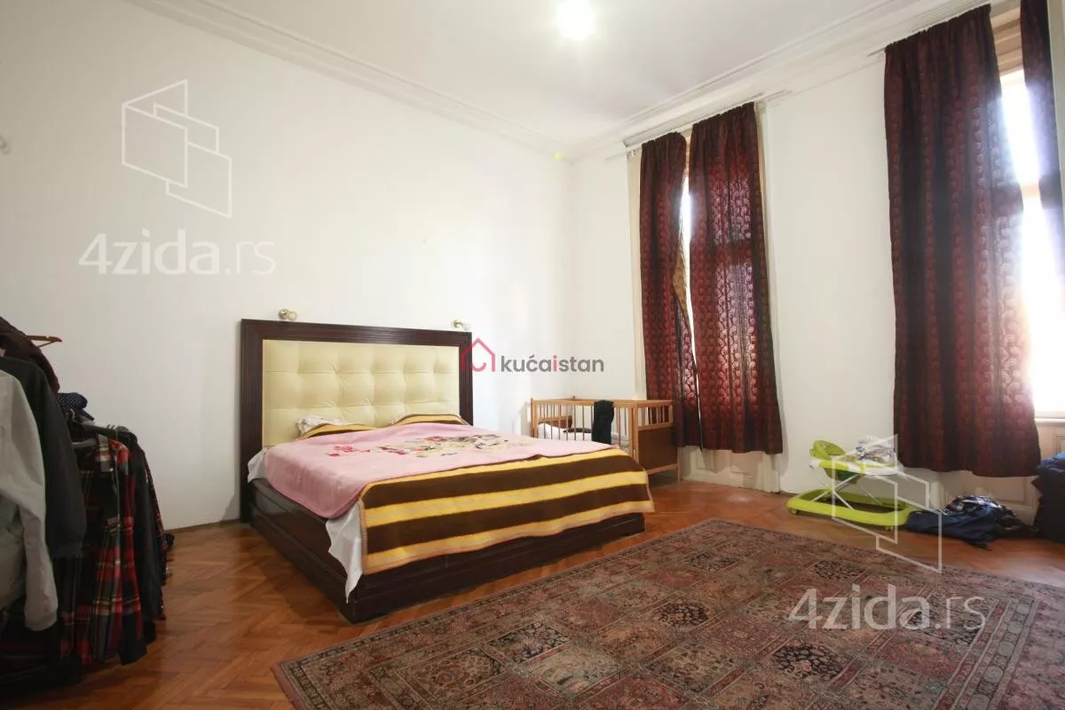 Šestosoban stan | 4zida