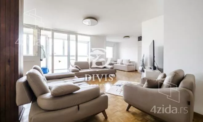 Četvoroiposoban stan | 4zida