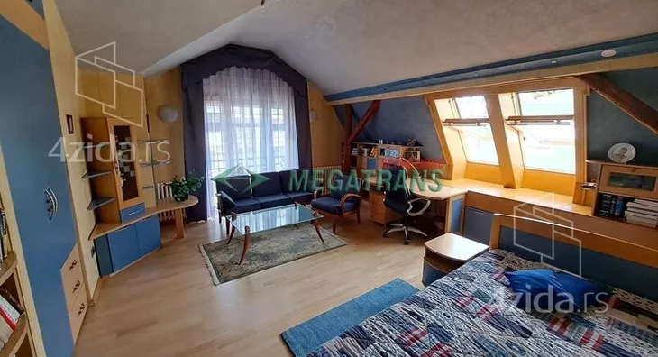 Šestosoban stan | 4zida