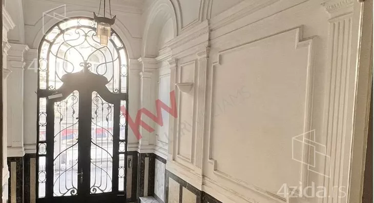 Šestosoban stan | 4zida