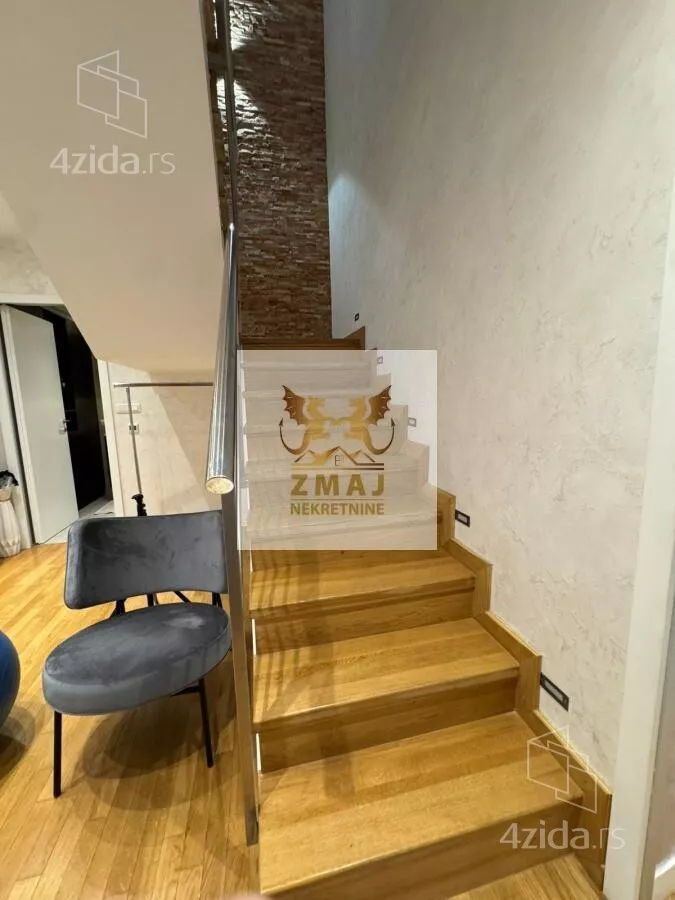 Sedmosoban stan | 4zida