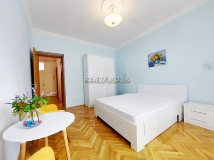 Vukov Spomenik | 4zida.rs