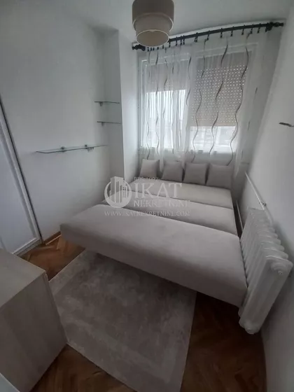 Ustanička | 4zida.rs