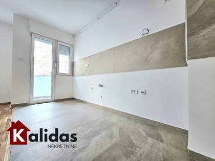 Cara Dušana | 4zida.rs