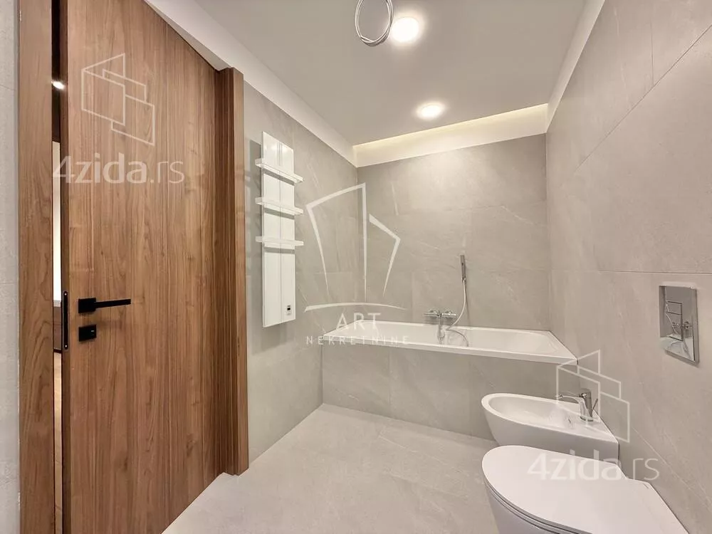 Petosoban stan | 4zida