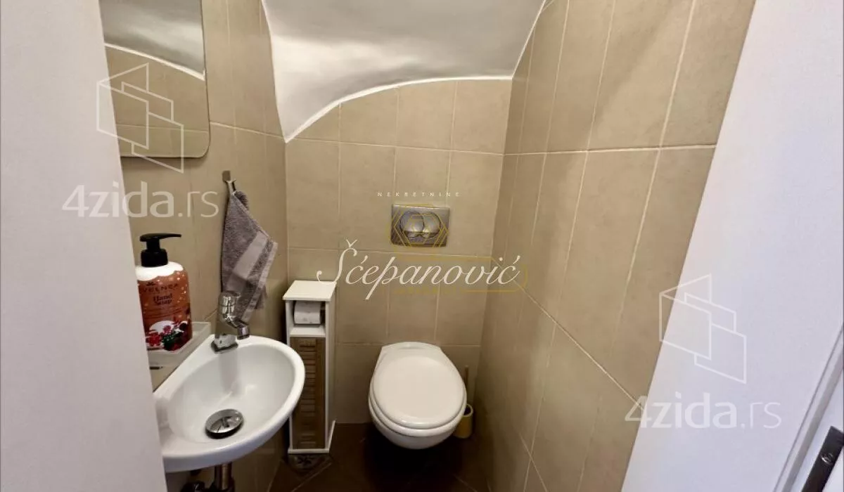 Troiposoban stan | 4zida