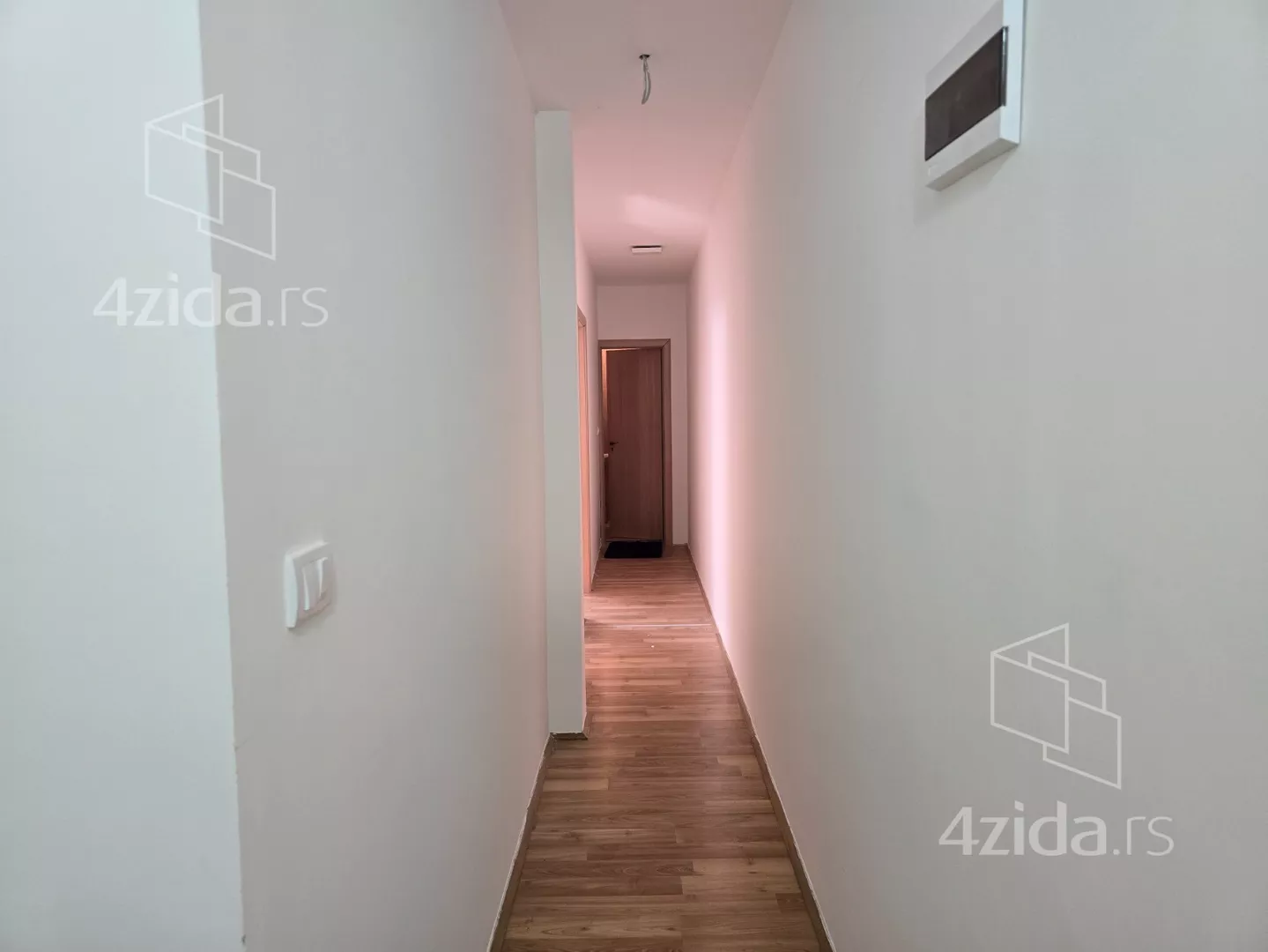 Četvoroiposoban stan | 4zida