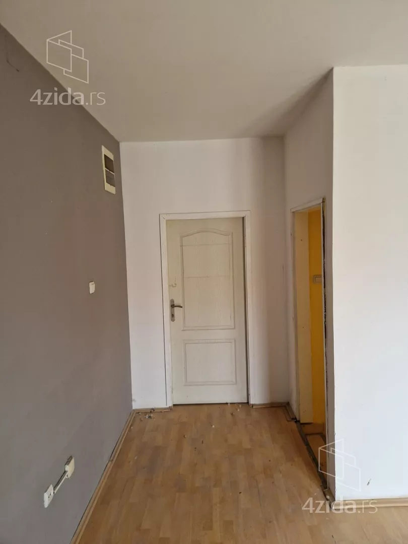 Četvoroiposoban stan | 4zida