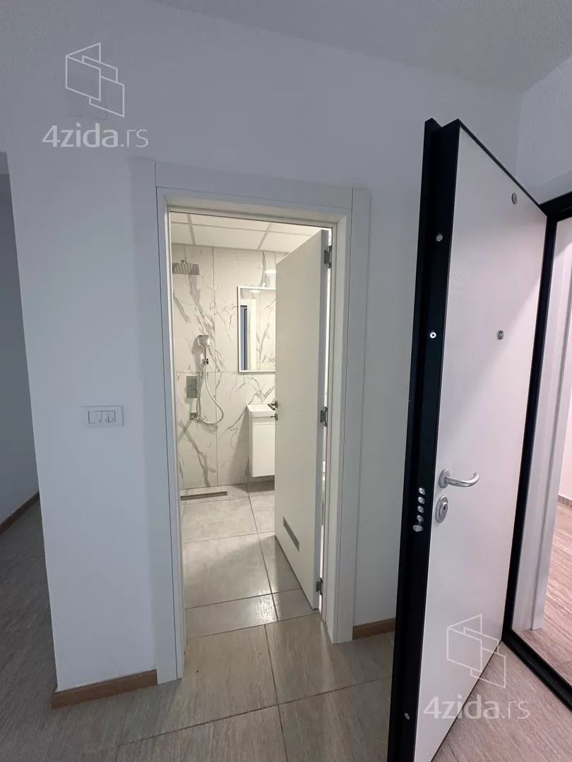 Četvoroiposoban stan | 4zida