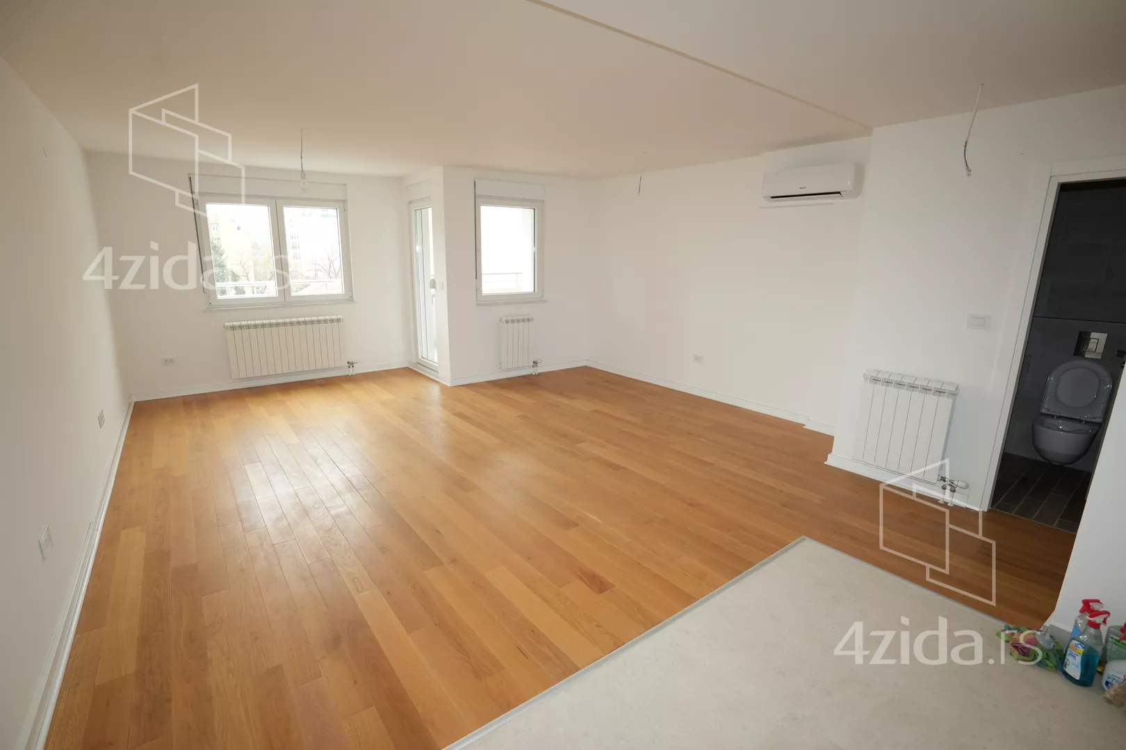 Petosoban stan | 4zida