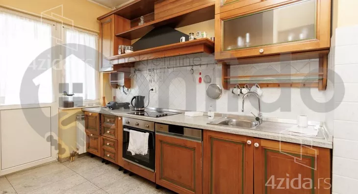 Petosoban stan | 4zida