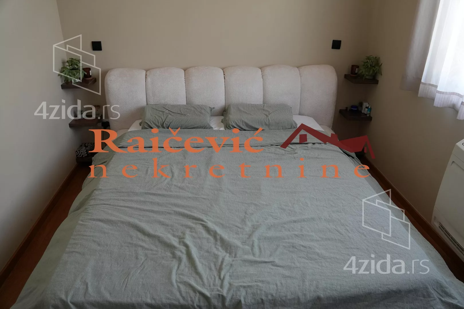 Troiposoban stan | 4zida