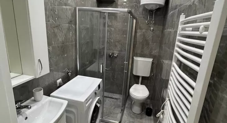 Četvoroiposoban stan | 4zida