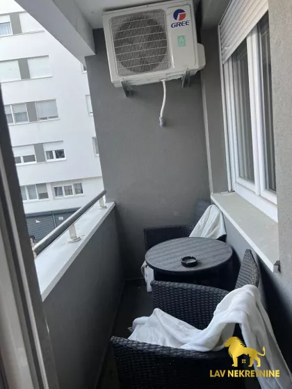 LAZE KOSTIĆA | 4zida.rs