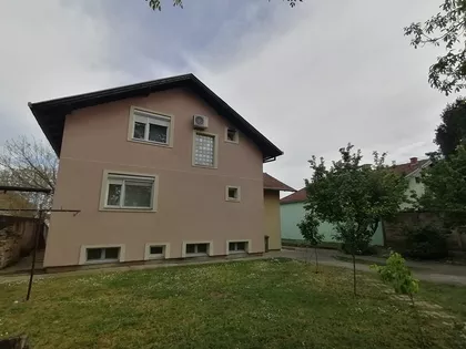 Mali Bajmok | 4zida.rs