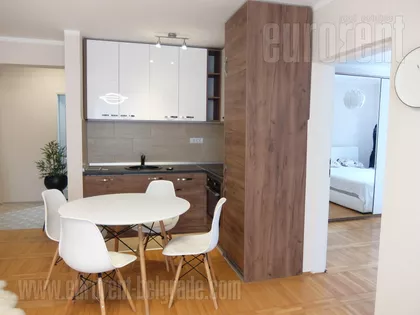 DEDINJE BELI DVOR | 4zida.rs