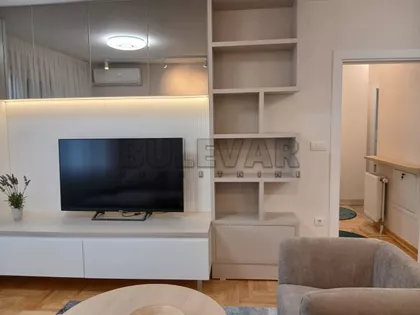 Prvomajska | 4zida.rs