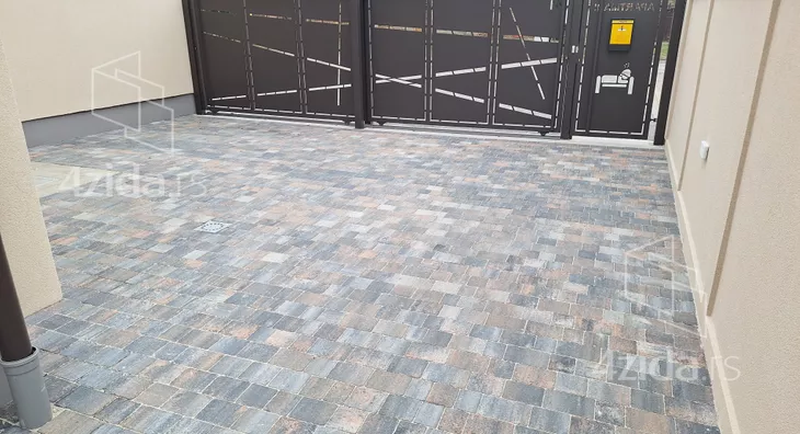 Poslovna zgrada | 4zida