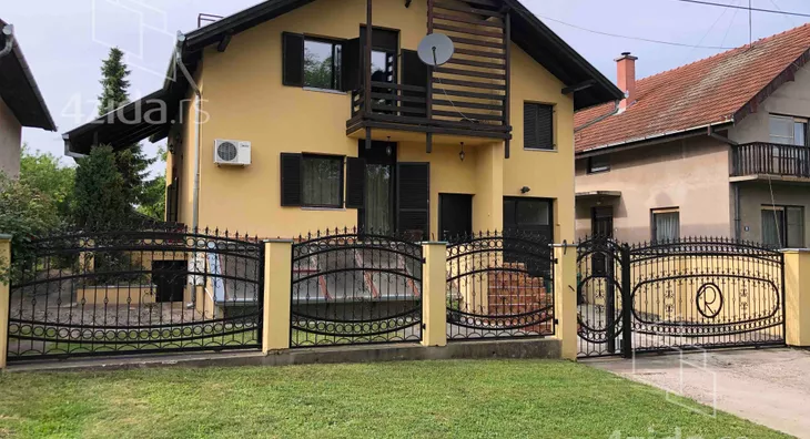 3-etažna kuća | 4zida