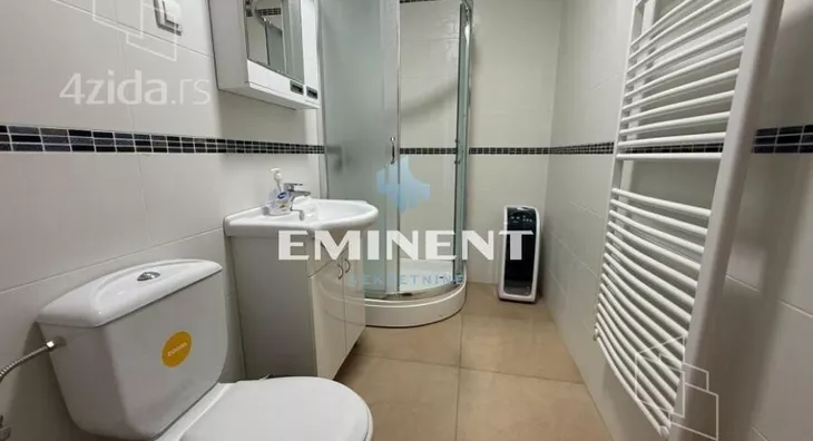 Šestosoban stan | 4zida