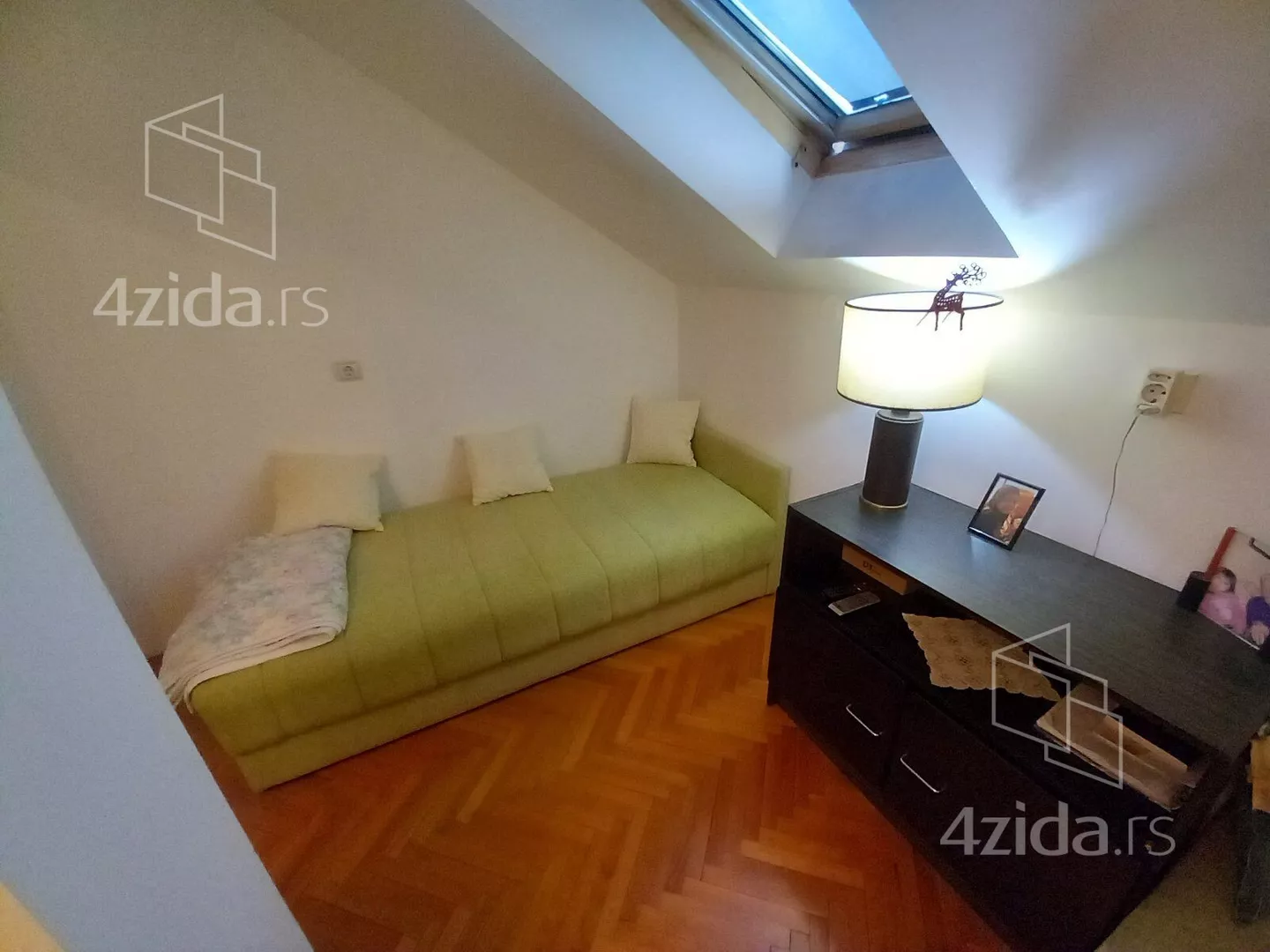 Troiposoban stan | 4zida