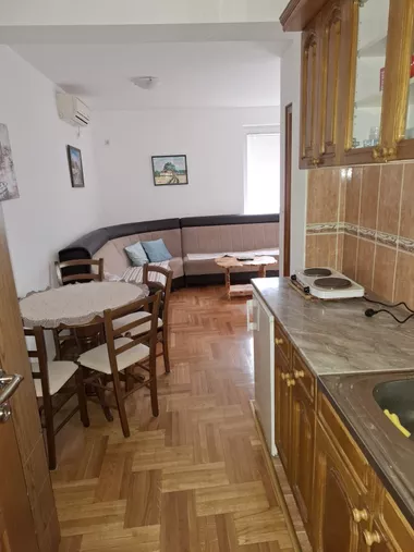 Nemanjina 15V