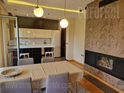 CRVENI KRST | 4zida.rs