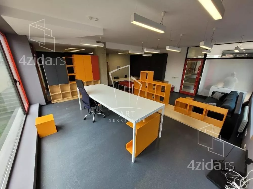 Poslovni prostor | 4zida
