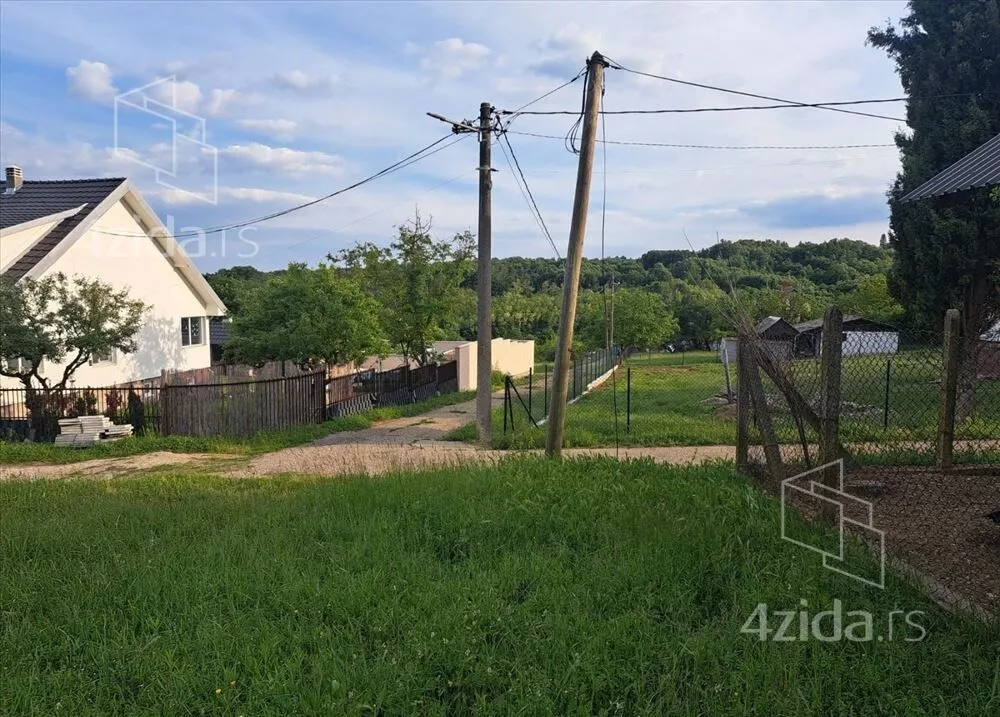 Plac | 4zida