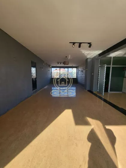 Crveni Pevac | 4zida.rs