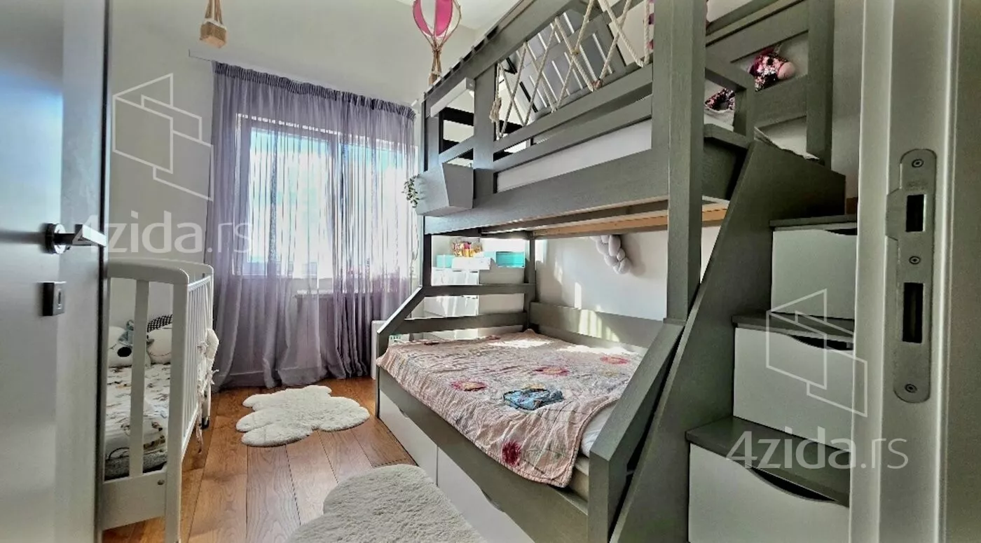 Četvorosoban stan | 4zida