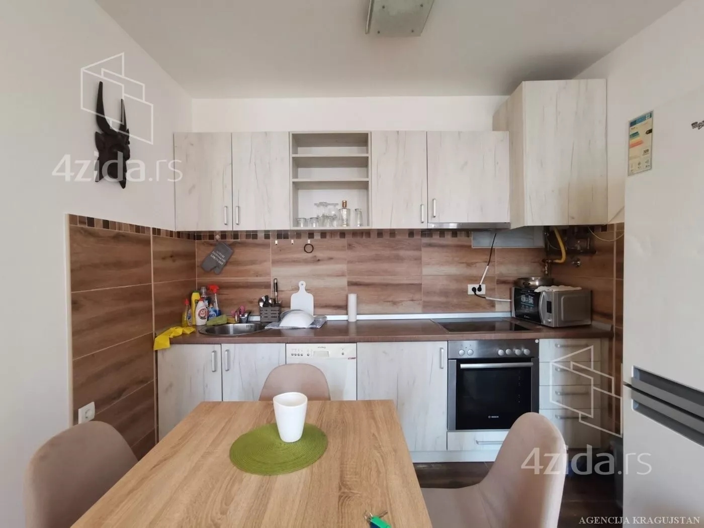 Jednoiposoban stan | 4zida