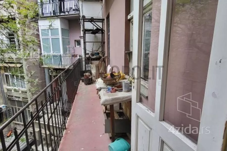 Četvoroiposoban stan | 4zida