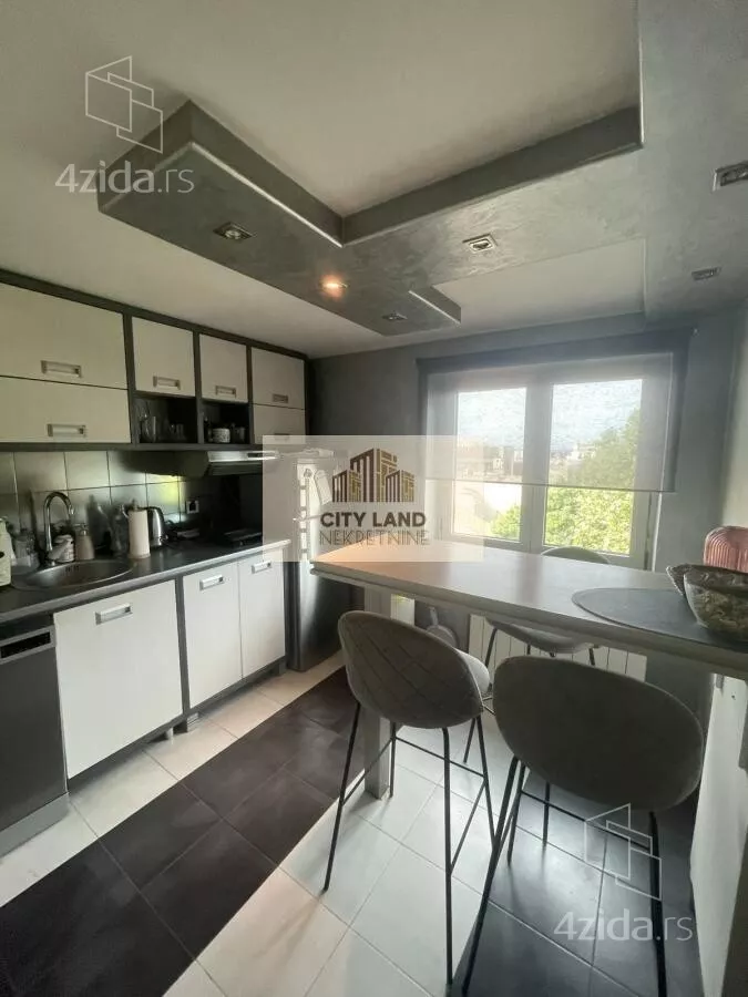 Petosoban stan | 4zida