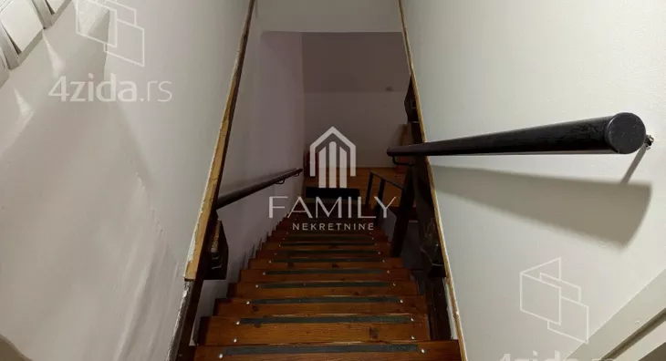 Četvoroiposoban stan | 4zida