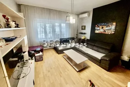 Dzona Kenedija | 4zida.rs