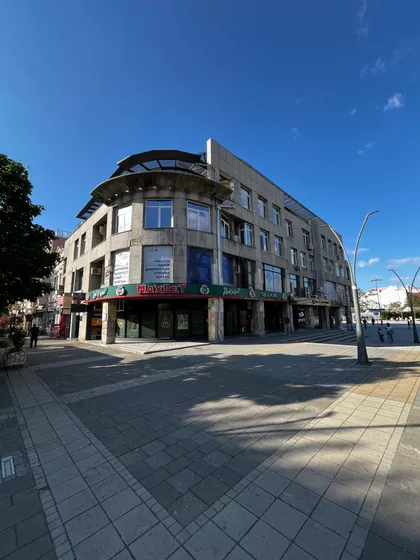 Karađorđeva 31 | 4zida.rs