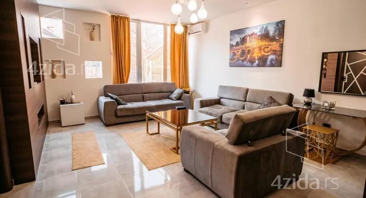 Turistički objekat | 4zida