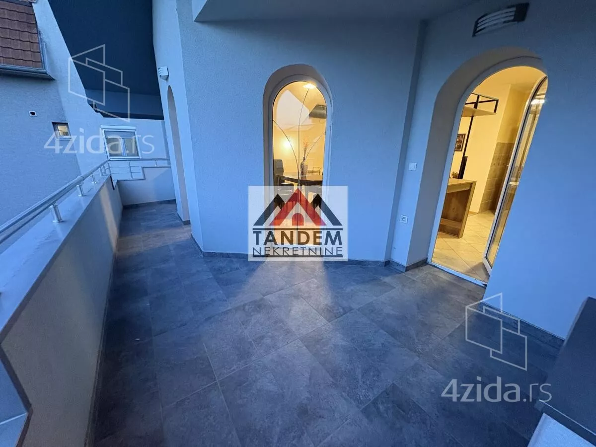 Troiposoban stan | 4zida