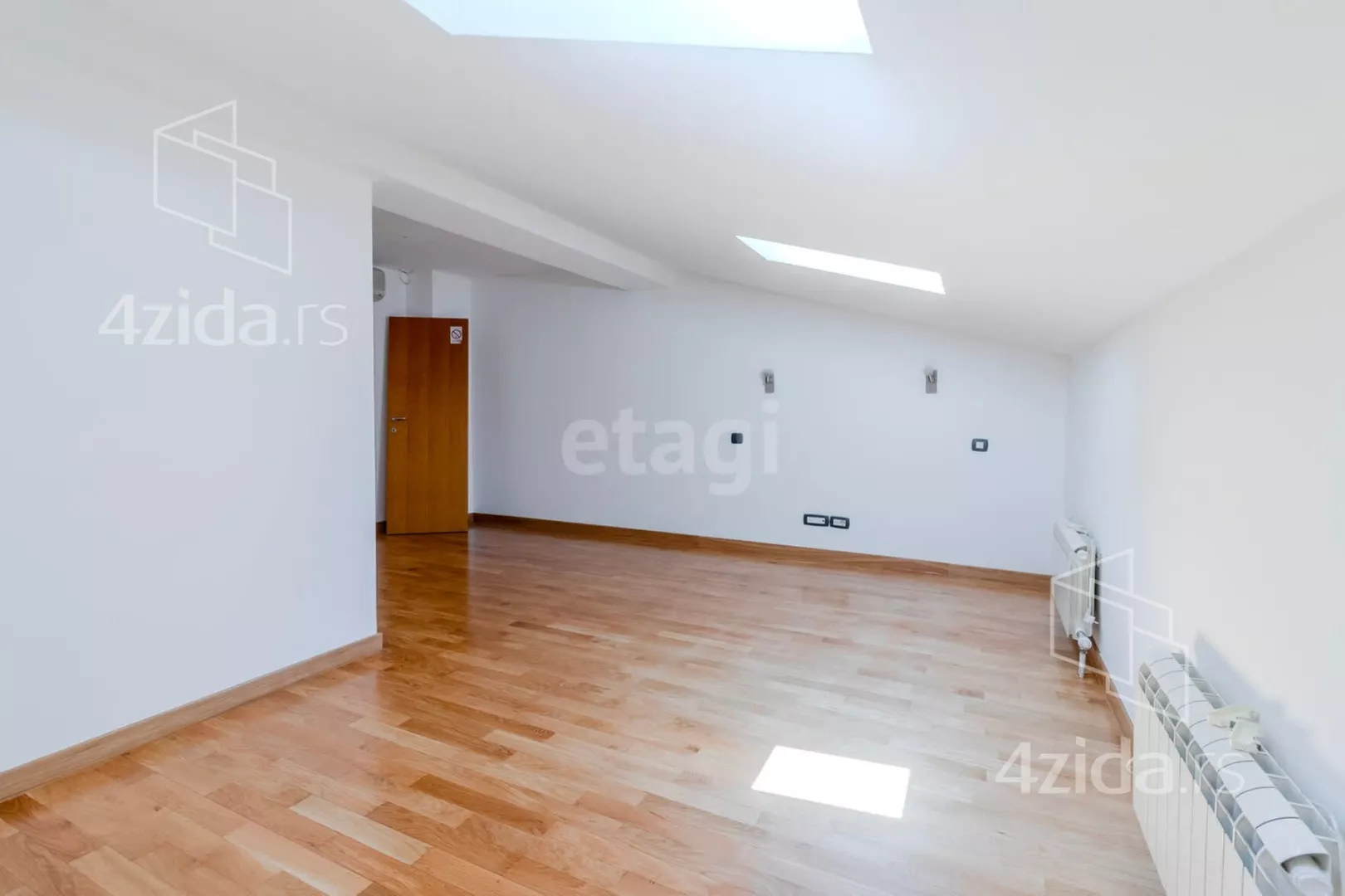 Troiposoban stan | 4zida