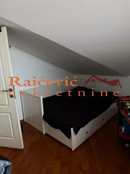 Cara Dusana | 4zida.rs