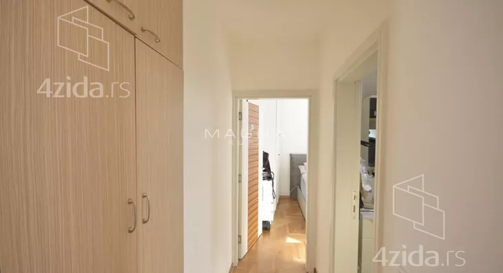 Četvoroiposoban stan | 4zida