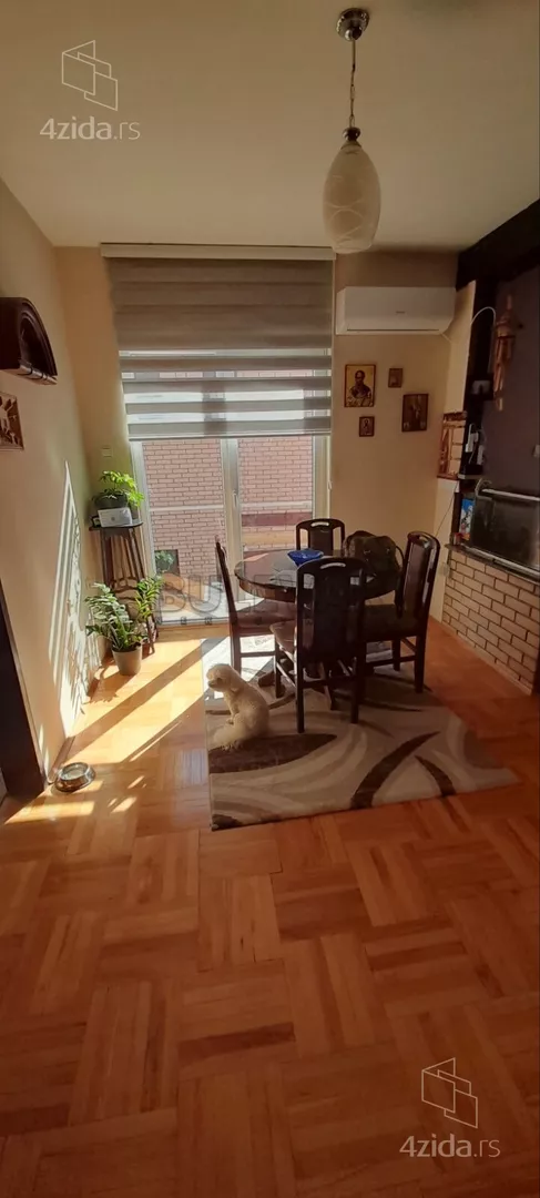 Troiposoban stan | 4zida