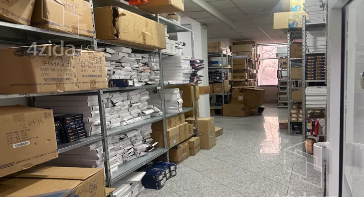 Poslovna zgrada | 4zida