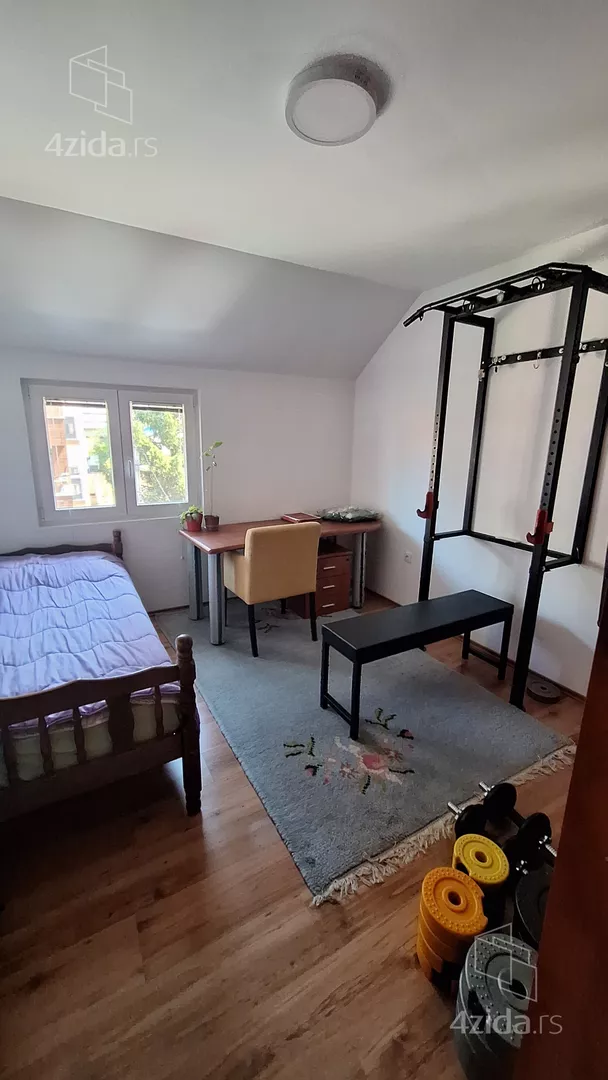 Petosoban stan | 4zida