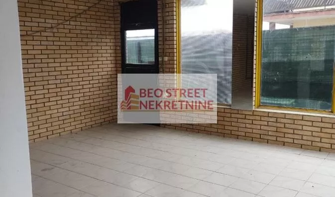 Poslovna zgrada | 4zida